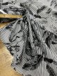 画像7: 生地：綿100％／70ローン 先染めストライプ 花柄プリント（紺×白） (7)