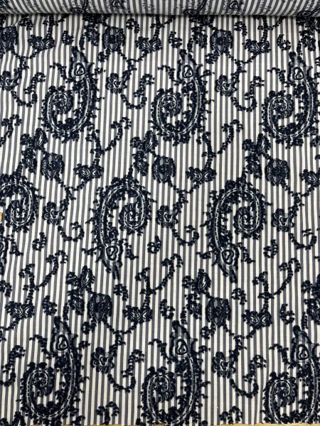 画像5: 生地：綿ポリエステル混 ストライプ刺繍カットジャガード（グレー） (5)