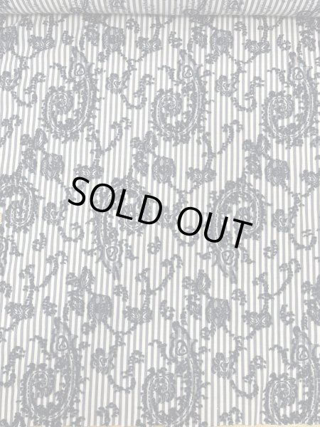 画像5: 生地：綿ポリエステル混 ストライプ刺繍カットジャガード（グレー） (5)