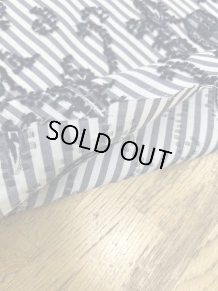 画像6: 生地：綿ポリエステル混 ストライプ刺繍カットジャガード（グレー） (6)