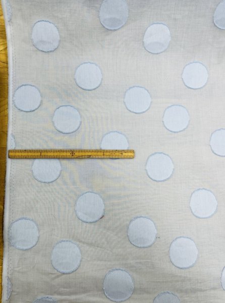 画像2: 生地：綿100％ 水玉カットジャガード（サックスブルー） (2)