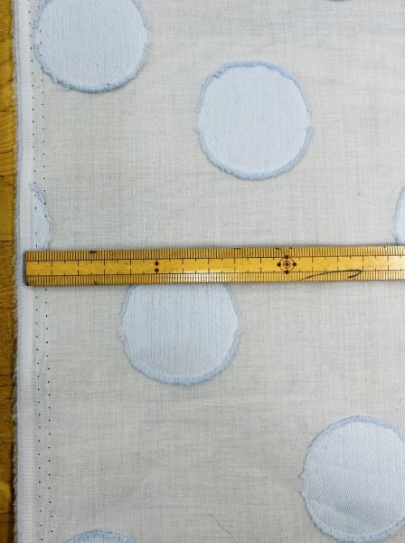 画像3: 生地：綿100％ 水玉カットジャガード（サックスブルー） (3)