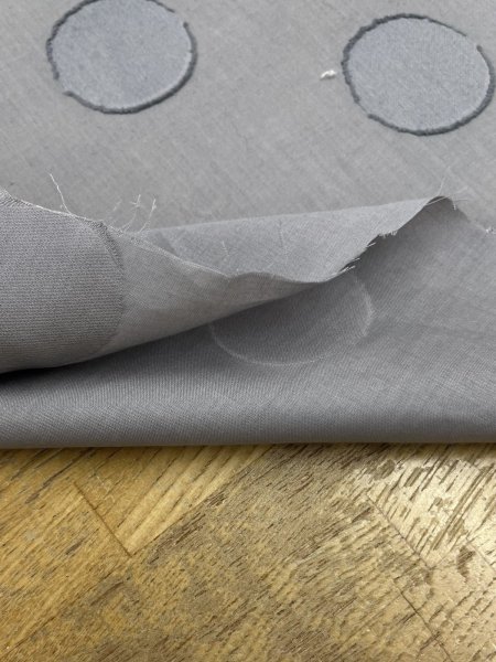 画像5: 生地：綿100％ 水玉カットジャガード（グレー） (5)