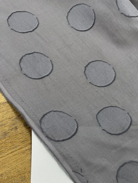 画像7: 生地：綿100％ 水玉カットジャガード（グレー） (7)