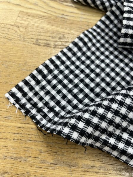 画像8: 生地：ポリエステル 綿風微起毛ギンガムチェック（白×黒） (8)