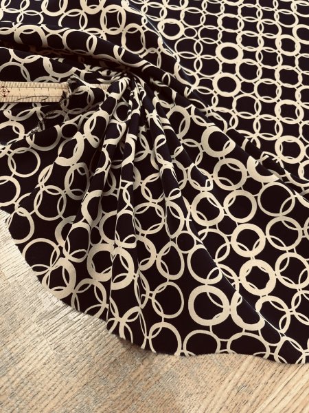 画像6: 生地：ポリエステル100％Newヴィーナスデシンリング柄（濃紺×ベージュ） (6)