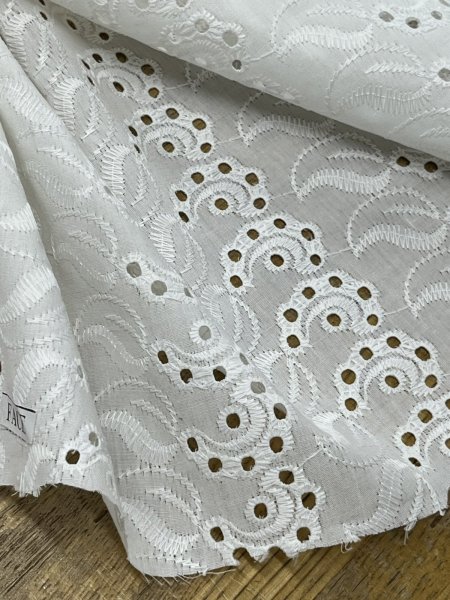 画像4: 生地：ポリ綿両耳スカラップ刺繍レース（白） (4)