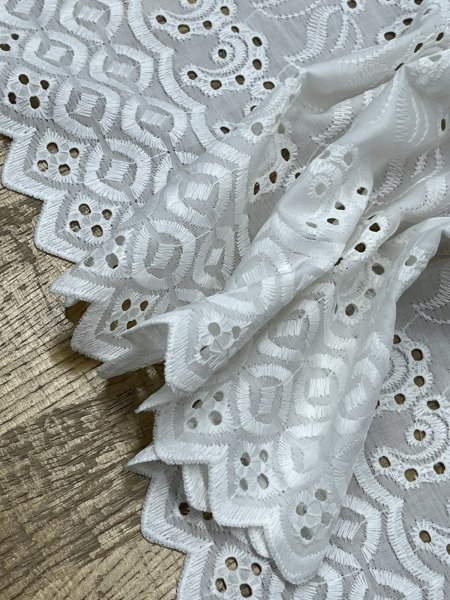 画像5: 生地：ポリ綿両耳スカラップ刺繍レース（白） (5)