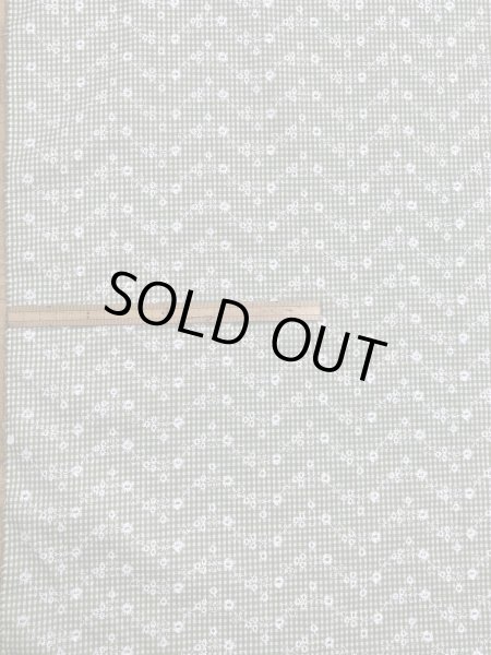 画像2: 生地：綿100％小花柄刺繍風プリント ギンガムチェック（グリーン） (2)