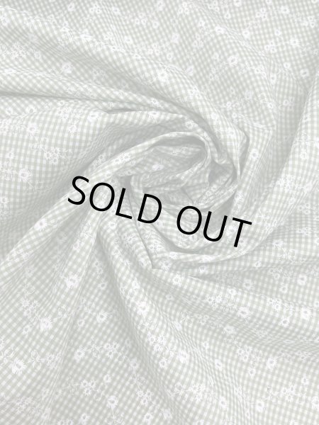 画像7: 生地：綿100％小花柄刺繍風プリント ギンガムチェック（グリーン） (7)