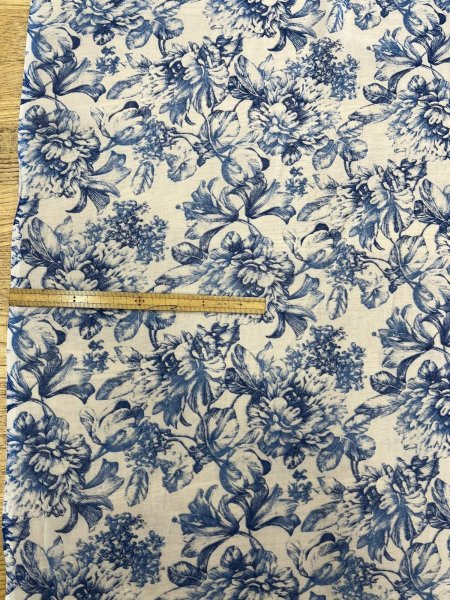 画像2: 生地：綿100％ 薄手ローン花柄（ホワイト×ブルー） (2)