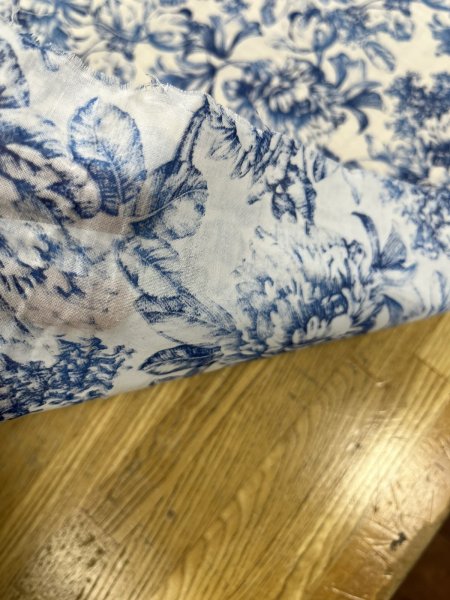 画像6: 生地：綿100％ 薄手ローン花柄（ホワイト×ブルー） (6)