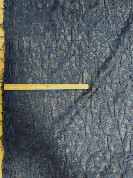 画像2: 生地：花柄モチーフ ふくれジャガード（紺） (2)