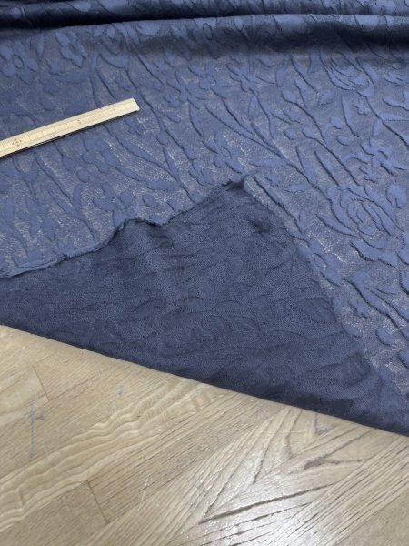 画像4: 生地：花柄モチーフ ふくれジャガード（紺） (4)