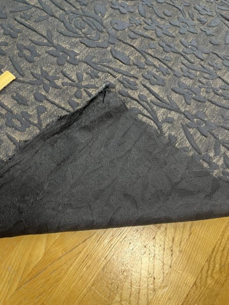 画像4: 生地：花柄モチーフ ふくれジャガード（黒） (4)