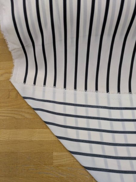 画像4: 生地：ポリエステルデシン ストライプ（オフ白×黒） (4)