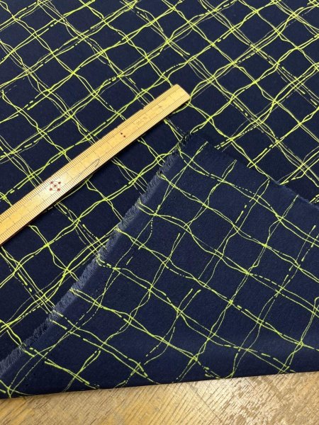 画像4: 生地：ポリエステル100％手描き風格子プリント デシン（ネイビー×蛍光グリーン） (4)