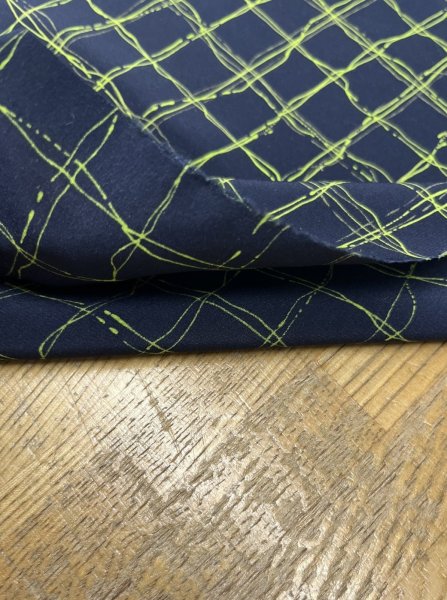 画像5: 生地：ポリエステル100％手描き風格子プリント デシン（ネイビー×蛍光グリーン） (5)