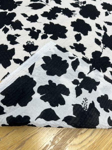 画像4: 生地：綿100％ 綿80ローンミラクルウェーブプリント（オフ白×ブラック） (4)