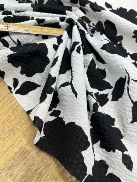 画像6: 生地：綿100％ 綿80ローンミラクルウェーブプリント（オフ白×ブラック） (6)