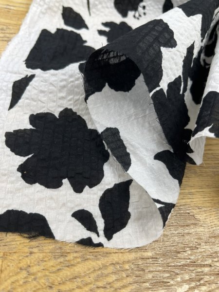 画像8: 生地：綿100％ 綿80ローンミラクルウェーブプリント（オフ白×ブラック） (8)