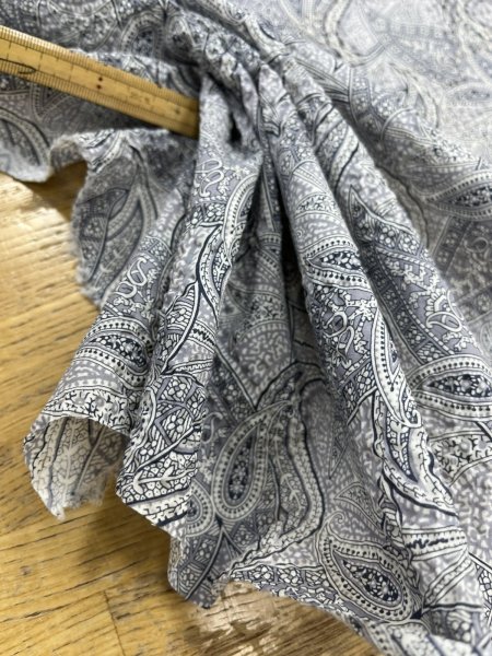 画像6: 生地：綿100％ 塩縮ペイズリープリント（グレー系） (6)