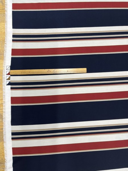 画像2: 生地：ポリエステル100％デシンボーダープリント（エンジ） (2)