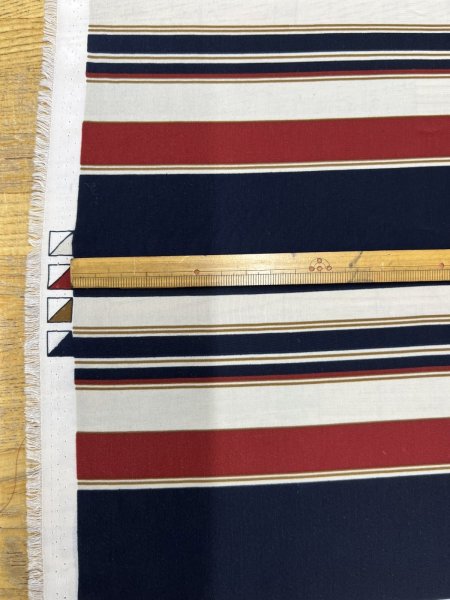 画像3: 生地：ポリエステル100％デシンボーダープリント（エンジ） (3)