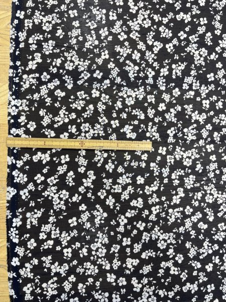 画像2: 生地：ポリエステル100％75dシフォンジョーゼット 花柄プリント（紺） (2)