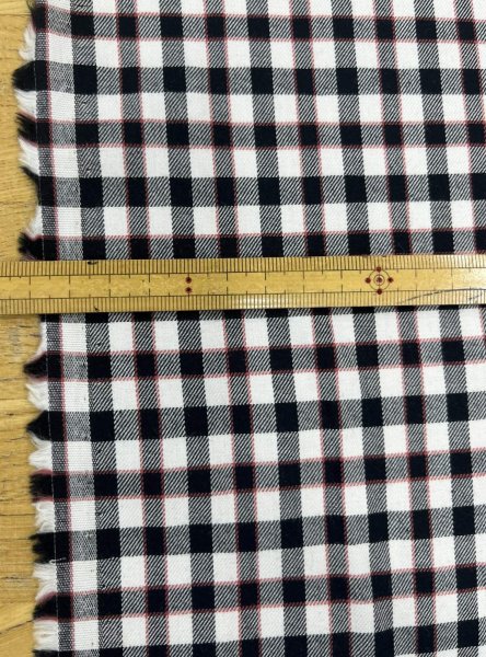 画像3: 生地：綿100％ チェック柄（白地×紺×赤ライン） (3)