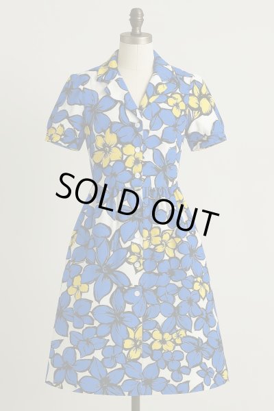 画像1: 生地:綿100%大きい花柄プリント(白/青黄) (1)